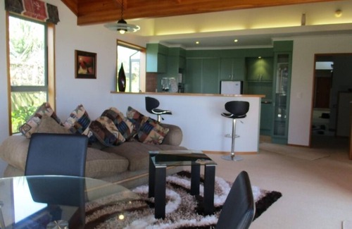 Bell Block Casa | Ultimate Seaside Living en Wanaka Bay, New Plymouth.