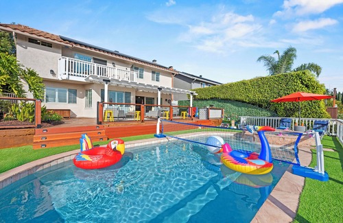 Tierrasanta Casa | Ultimate Summer Escape: 6BR, Pool, Spa & Views!