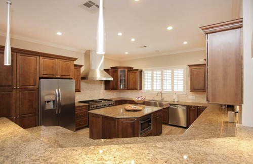 Katy Casa | Ultimate Upscale Sports Retreat Near Houston. 42 Comfortable Beds.