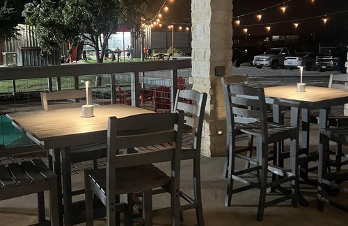Katy Casa | Ultimate Upscale Sports Retreat Near Houston. 42 Comfortable Beds.