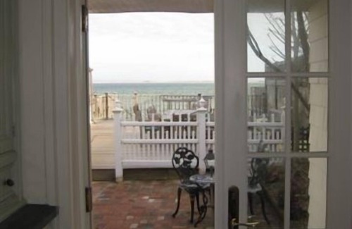 Provincetown Cabaña | Último Waterfront Cottage Labrador Landing Provincetown Ma