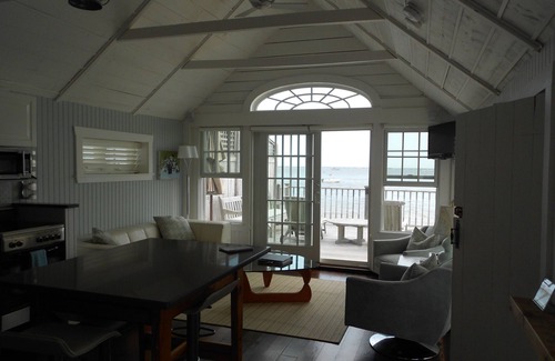 Provincetown Cabaña | Aterrizaje última línea de costa barco de Labrador