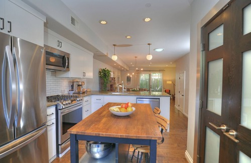 Santa Barbara Casa | Ultra Chic Townhome with Two Master suites. 1400 sq feet
