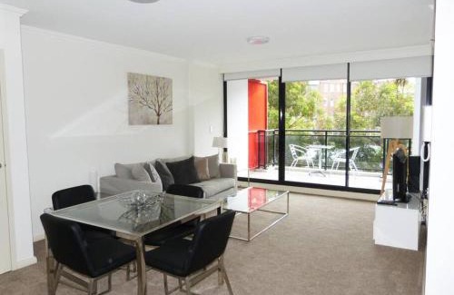 St. Leonards Apartamento | Ultra Convenient Apartment HER09029