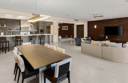 San Jose del Cabo Villa | Villa ultra exclusiva frente a la playa con piscina infinita y bañera de hidromasaje. A solo pasos de la arena