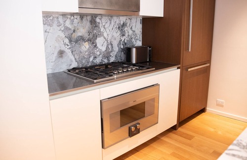 Little Italy Condominio | Ultra High-End Condo Designed by Lenny Kravitz in Hottest Area of NYC (Nolita)