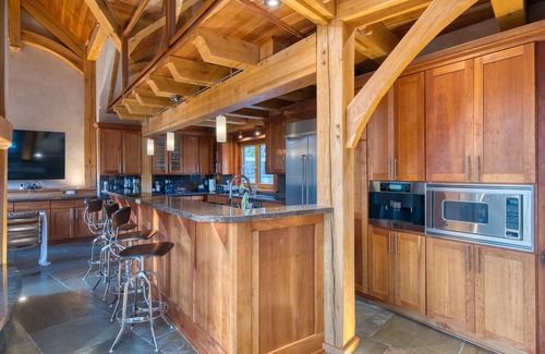 Silvertip Casa | Ultra-Luxury 7880sqft Ridgeside Villa w/Concierge