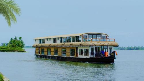 Alappuzha Alquiler De Eote | Ultra Luxury House Boat Alleppey By LexStays
