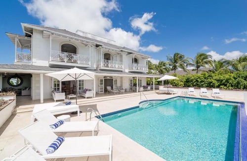 Merlin Bay Villa | Ultra Luxury Infinity Pool Villa on Platinum Coast Gated Development