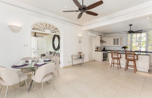 Merlin Bay Villa | Ultra Luxury Infinity Pool Villa on Platinum Coast Gated Development