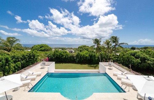 Merlin Bay Villa | Ultra Luxury Infinity Pool Villa on Platinum Coast Gated Development
