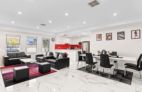 Clearview Casa | Ultra Luxury Mansion Near CBD