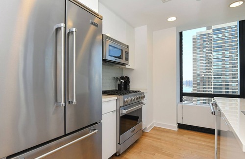 Central Park South Apartamento | Ultra-Luxury Midtown Duplex w/ Skyline Views