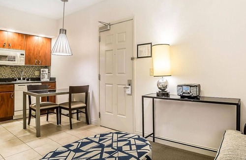 Las Vegas Apartamento | Ultra Modern 1BD condo near the Famous Las Vegas S