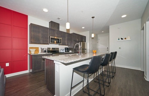 Downtown Indianapolis Apartamento | Ultra Modern 2 BR 2 Bath w CityView Pool Park