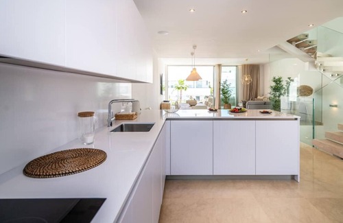 Marbella Cabaña | Ultra-Modern 4-BDRM Townhouse La Finca (est. 2020)
