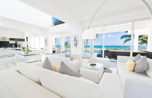 Cabarete Villa | Ultra moderno frente a la playa Villa