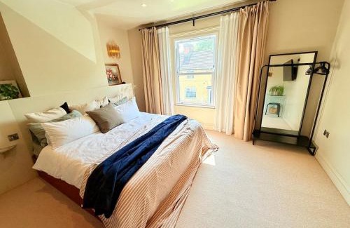 Hanham Casa | Ultra Modern Central City House