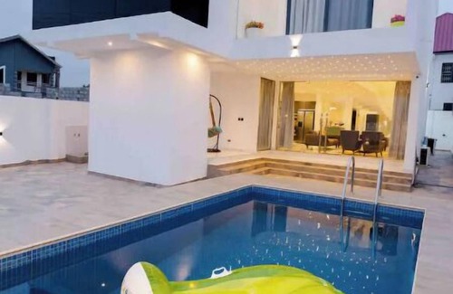 Santeo Casa | Ultra Modern Luxurious 3Bedroom Townhouse.