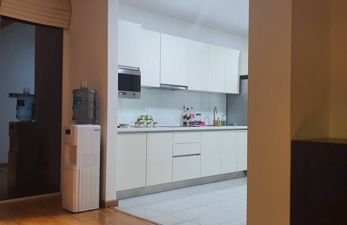 Gampaha Apartamento | Ultra Modern Luxury Room Located Surrounded by Lush Green Trees