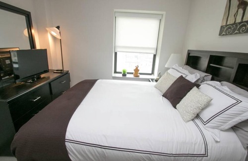 Midtown Village Apartamento | ULTRA MODERN NEW 1BR 1BA BY RITTENHOUSE DOORMAN!!!