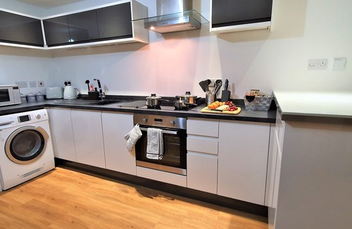 Northampton Apartamento | Apartamento ultramoderno, súper cómodo, 2 habitaciones, Northampton Town Center