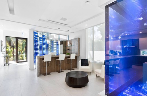 Beverly Heights Villa | Ultra Modern Waterfront Oasis with Infinity Pool, steps from Las Olas Blvd