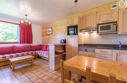 Lanslevillard Casa | Ultra-privileged location for this gîte in the heart of the Val Cenis Vanoise ski area (125 km of ski trails).
