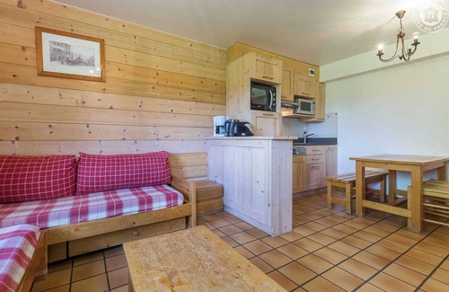 Lanslevillard Casa | Ultra-privileged location for this gîte in the heart of the Val Cenis Vanoise ski area (125 km of ski trails).