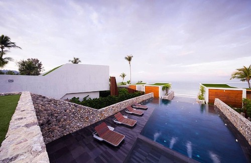 Khuekkhak Villa | Villa ultra espaciosa frente a la playa con gran piscina