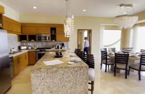 South Shore Hotel Area Complejo | Ultra Threee Bedroom Suite, Oversized Baths, Daily Housekeeping, Panoramic Views