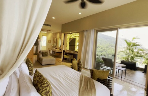 South Shore Hotel Area Complejo | Ultra Threee Bedroom Suite, Oversized Baths, Daily Housekeeping, Panoramic Views
