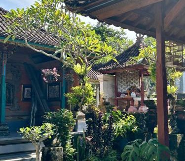 Sambahan Casa | Umah Made Bali Home & Art Space