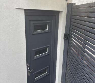 West Hendon Apartamento | Umazis Bespoke Properties- The Hyde