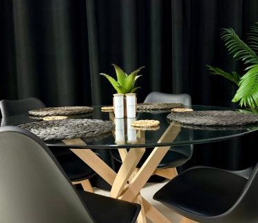 Umhlanga Apartamento | uMhlanga Home with FREE WiFi, Pool, Gym at Urban Park