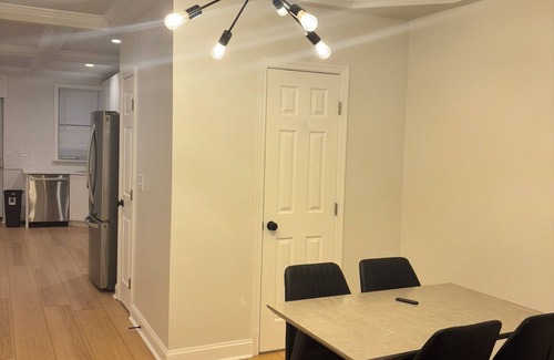 Downtown Baltimore Casa | UMMC, Stadiums, Convention Center - 2Bed2.5 Bath Ensuite