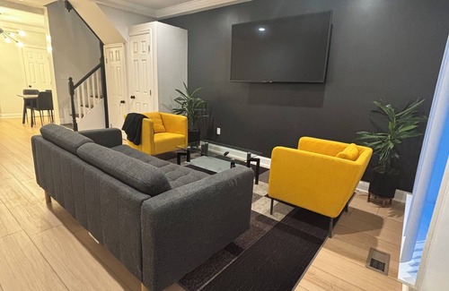 Downtown Baltimore Casa | UMMC, Stadiums, Convention Center - 2Bed2.5 Bath Ensuite