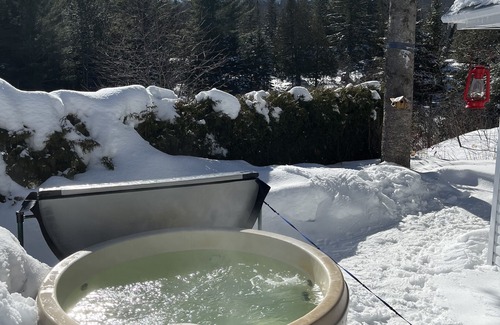 Notre-Dame-de-la-Merci Chalet De Esquí | Un écrin de nature au bord de l'eau