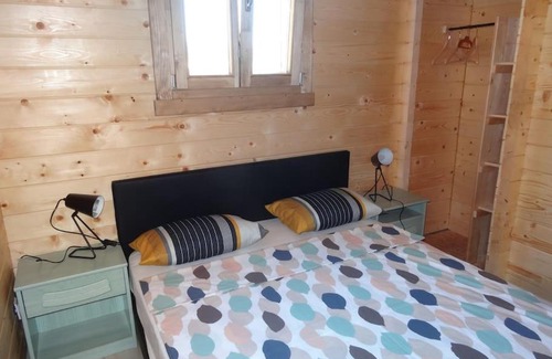 Aouste-sur-Sye Chalet De Esquí | Un chalet en bois dans un écrin de verdure
