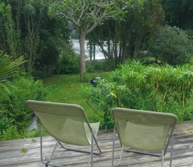 Locquenole Casa | Un Jardin en Pente Douce