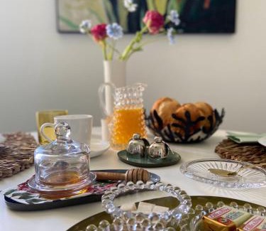 Grasse Casa | Un palmier à sa fenêtre