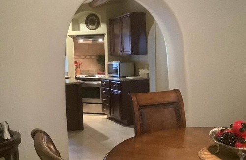 Canones Casa | Una Casita Tranquila, rodeada de impresionantes vistas a la montaña.