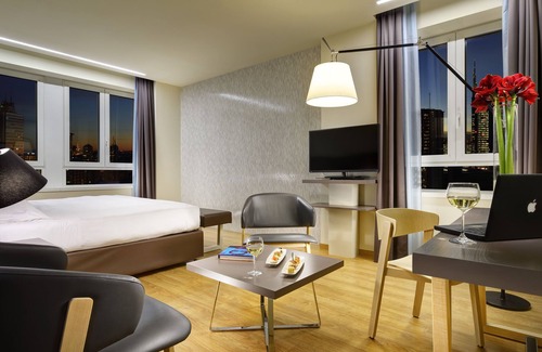 Centro Direzionale Hotel | UNA Hotels Century Milano
