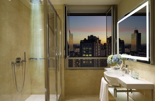 Centro Direzionale Hotel | UNA Hotels Century Milano