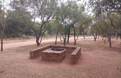Madibeng Cabina | Unathi Game Lodge