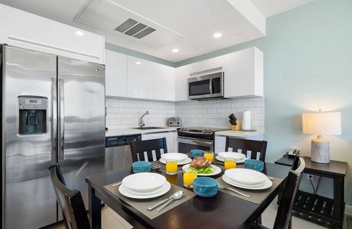 Noord Condominio | Unbeatable 2 bedroom beachfront condo!