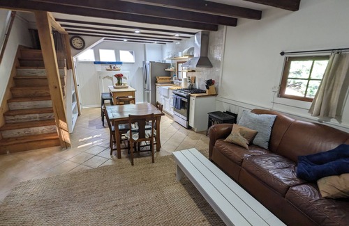 Historic Montford Cabaña | Unbeatable Location Carriage House with Great Vibe