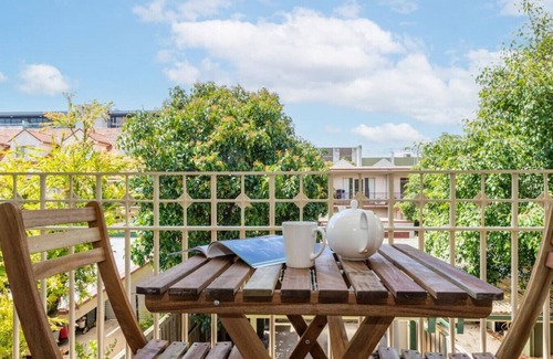 Brunswick Casa | Unbeatable Location: Ideal for groups & families.