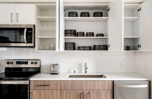 Hayward Apartamento | Unbelievable Hayward 2BR w/ Pool & Gym, near BART, by Blueground
