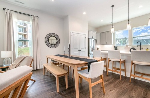 Charlotte Casa | UNCC 4BR | Pet-Friendly Stay